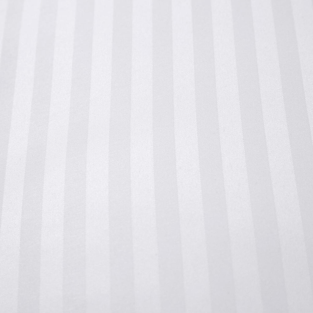 Lot de 2 Oreillers en Microfibre Respirante avec Garnissage Synthétique Imitation Duvet à Rayures Satinées 65x65cm Blanc