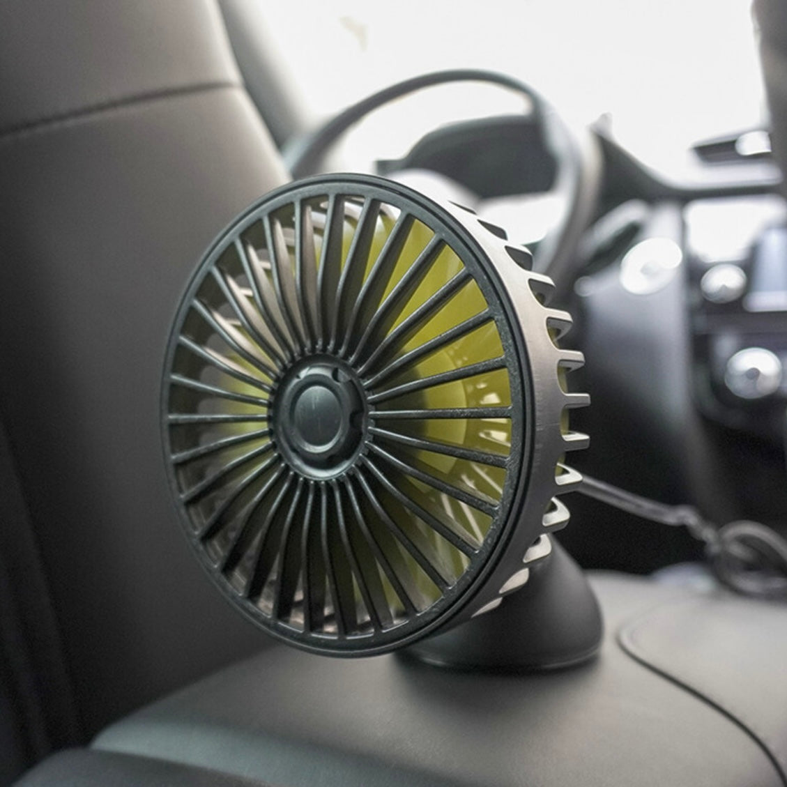 Ventilateur de voiture rotatif à 360° avec ventouse puissante, alimentation USB, 5 pales, 3 vitesses réglables, fixation tableau de bord et pare-brise